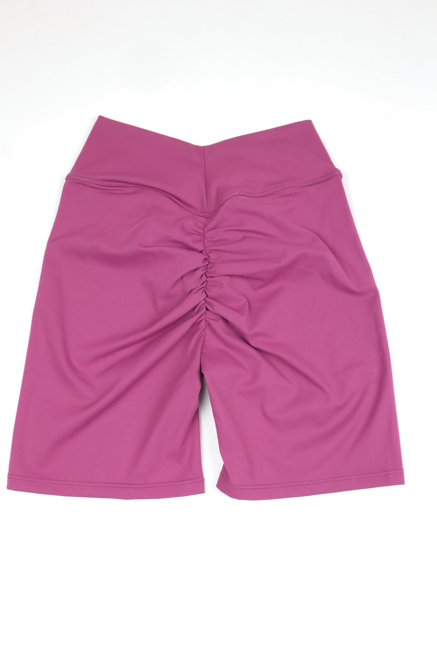 V-waist and scrunch butt shorts for gym
