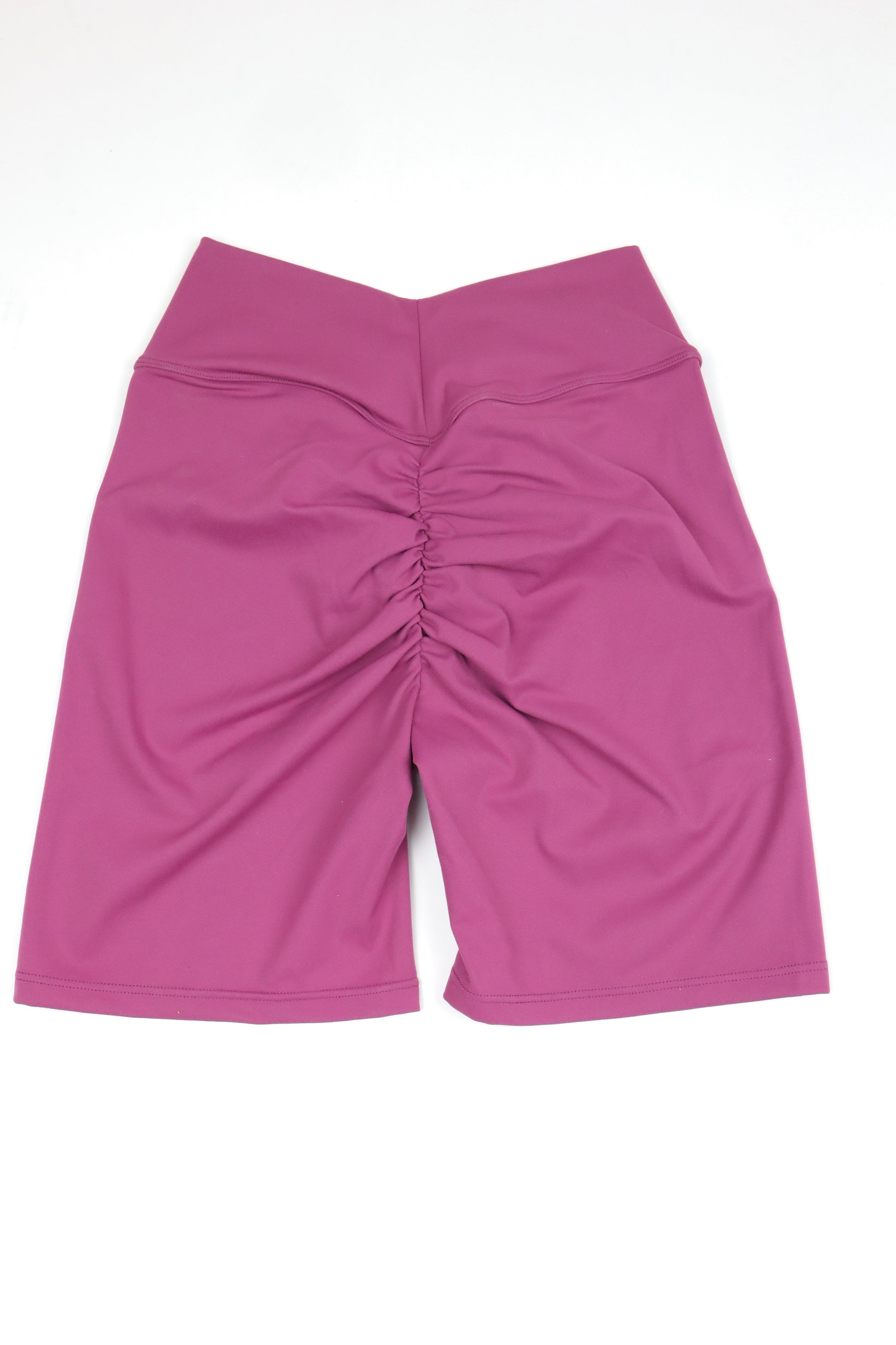 V-waist and scrunch butt shorts for gym