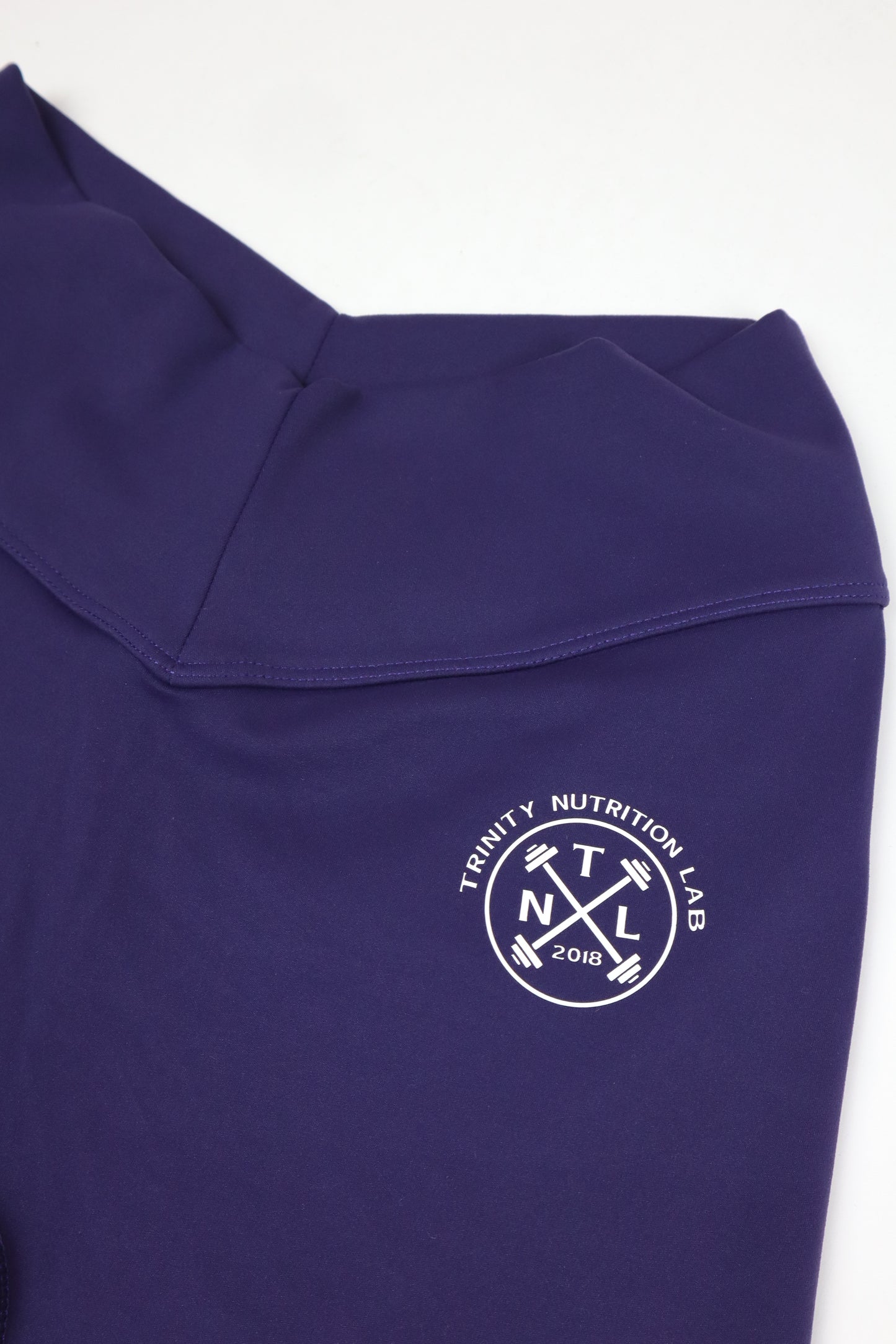 V-waist and scrunch butt shorts for gym