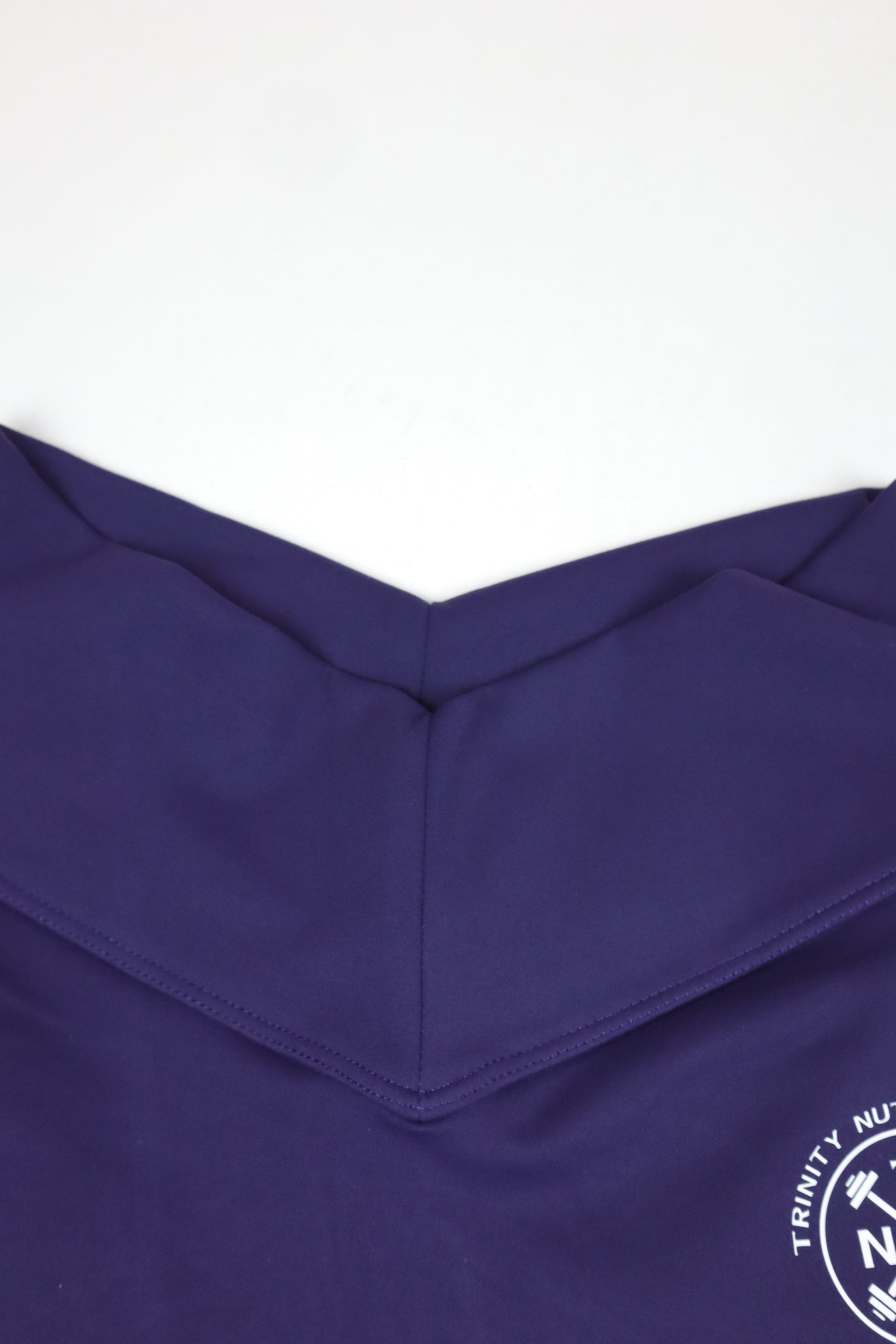 V-waist and scrunch butt shorts for gym
