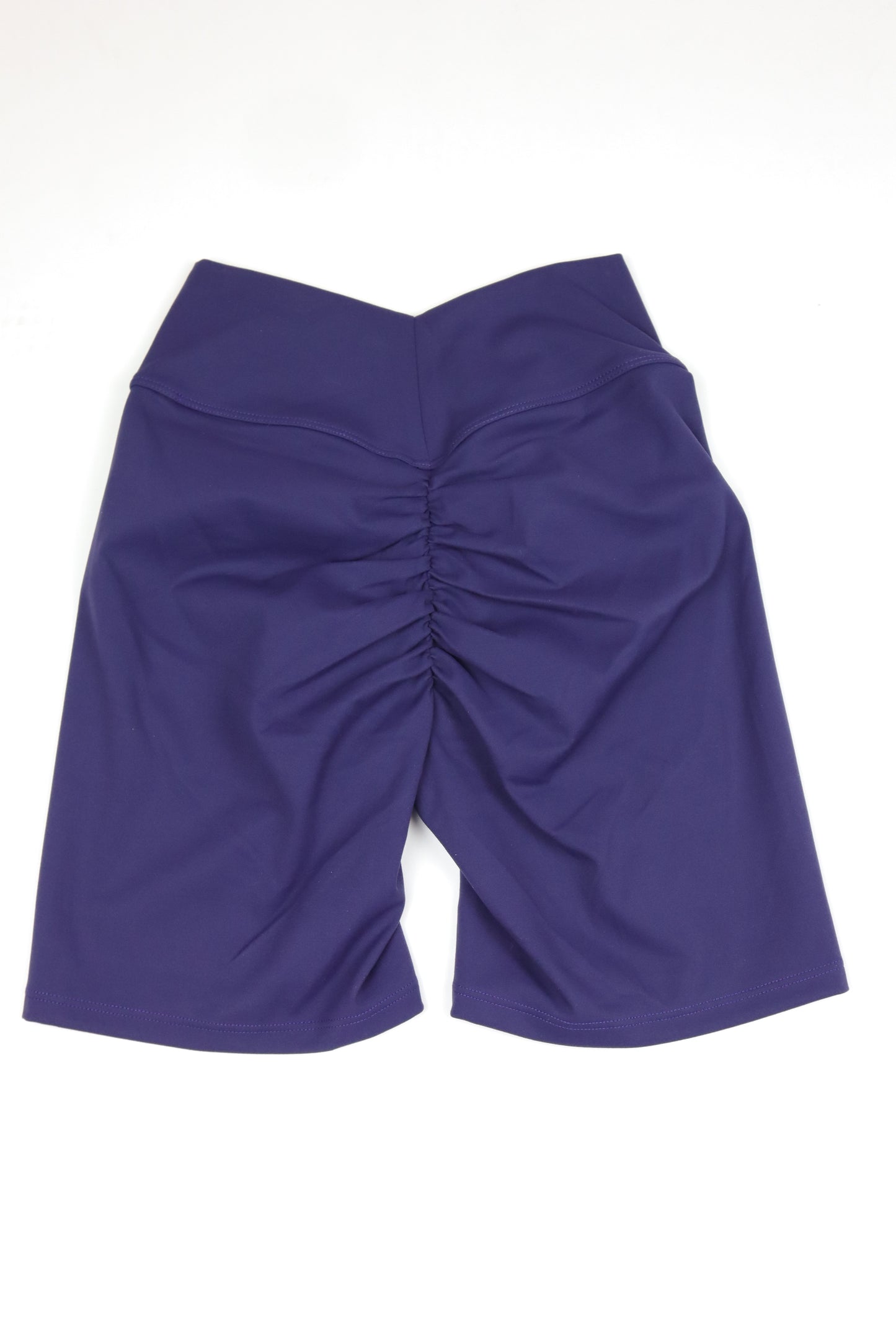 V-waist and scrunch butt shorts for gym