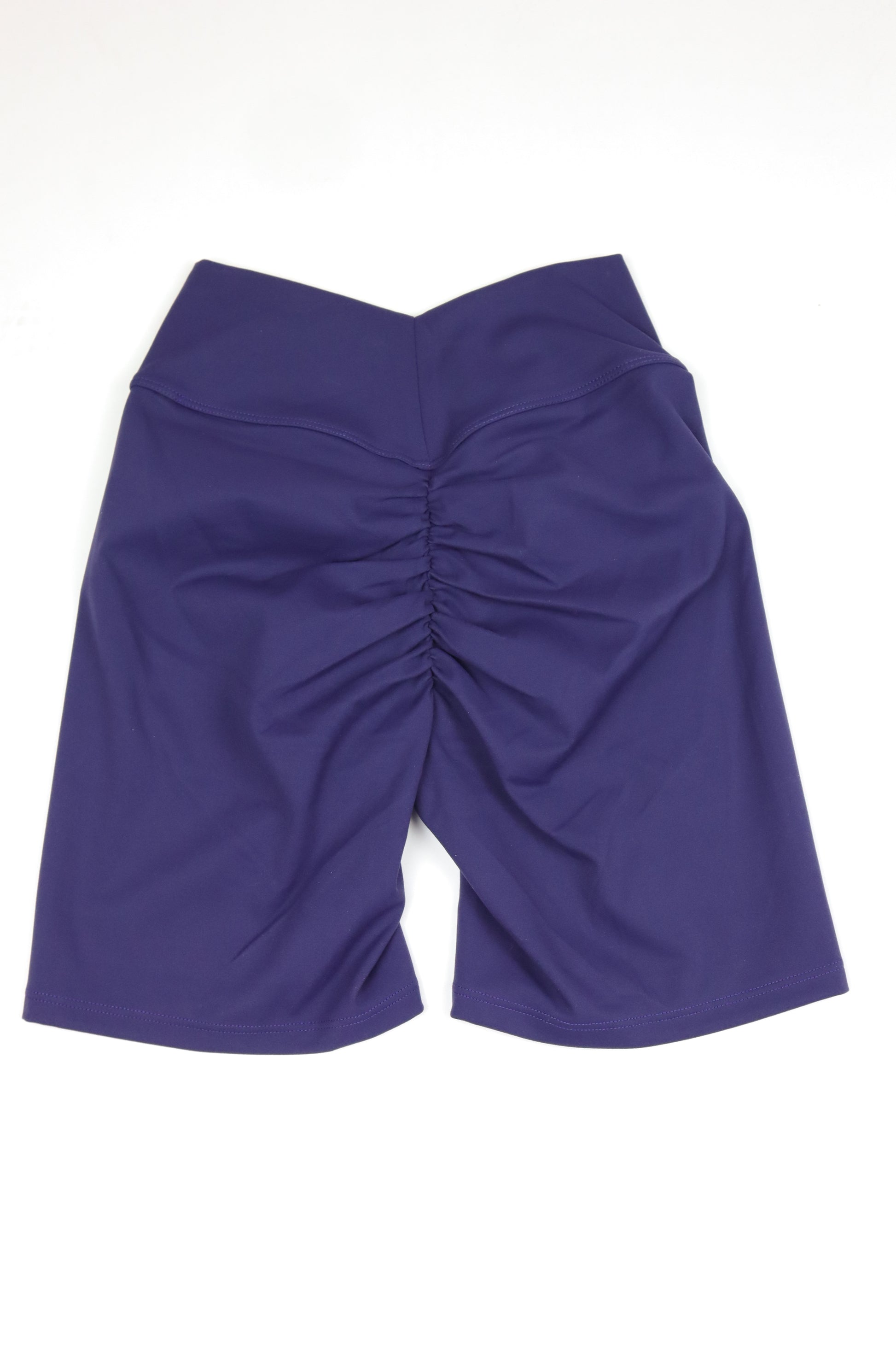 V-waist and scrunch butt shorts for gym