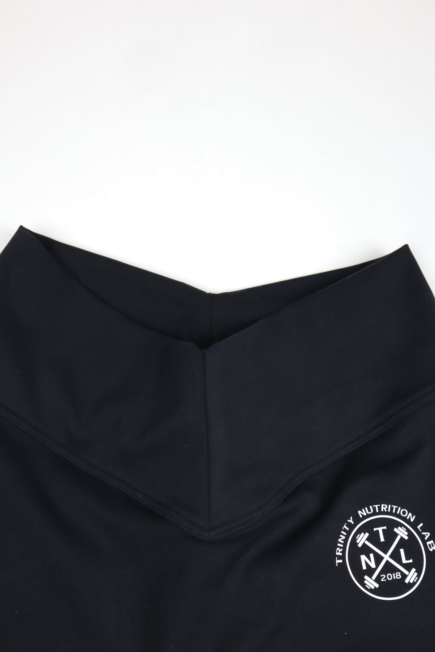 V-waist and scrunch butt shorts for gym