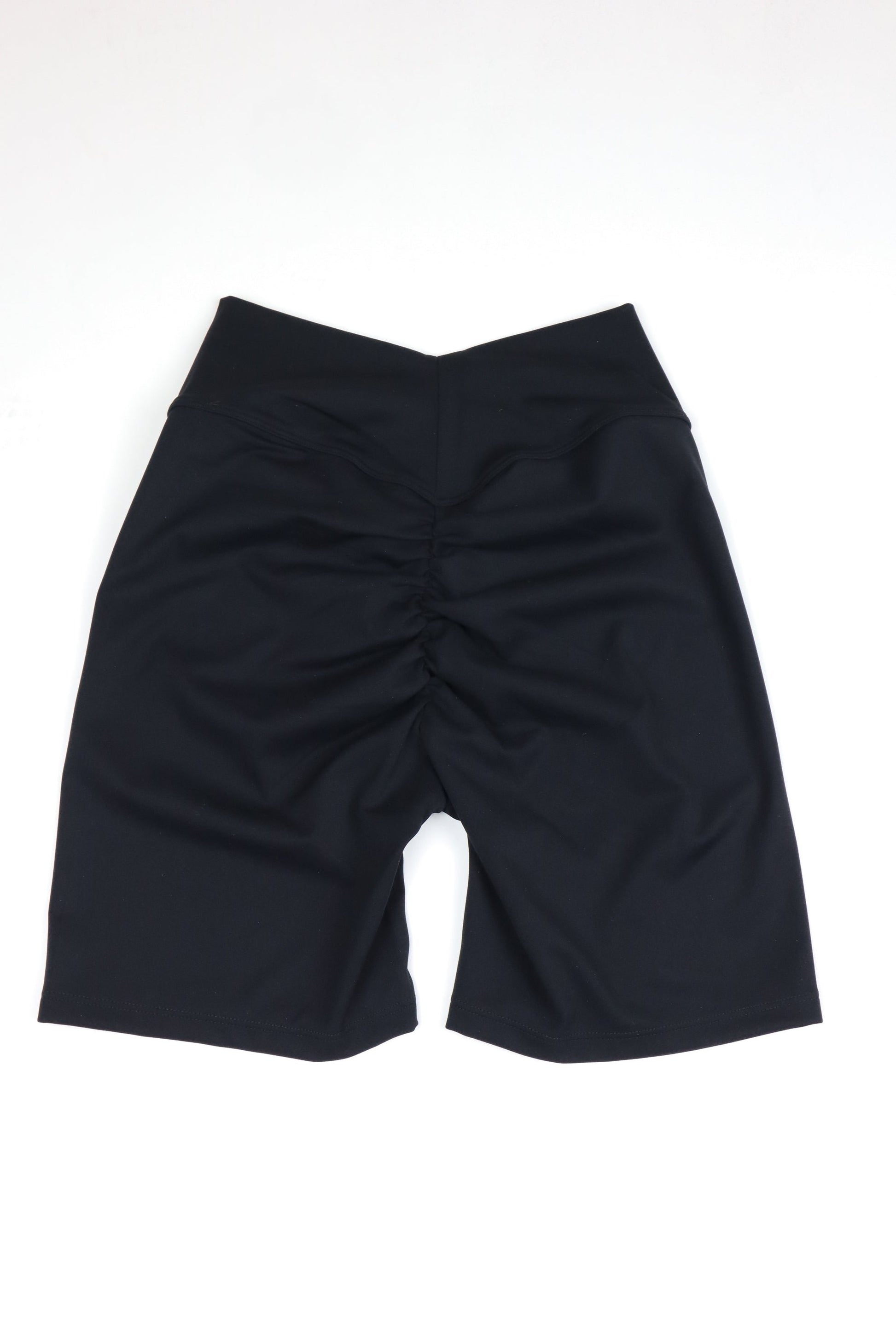 V-waist and scrunch butt shorts for gym