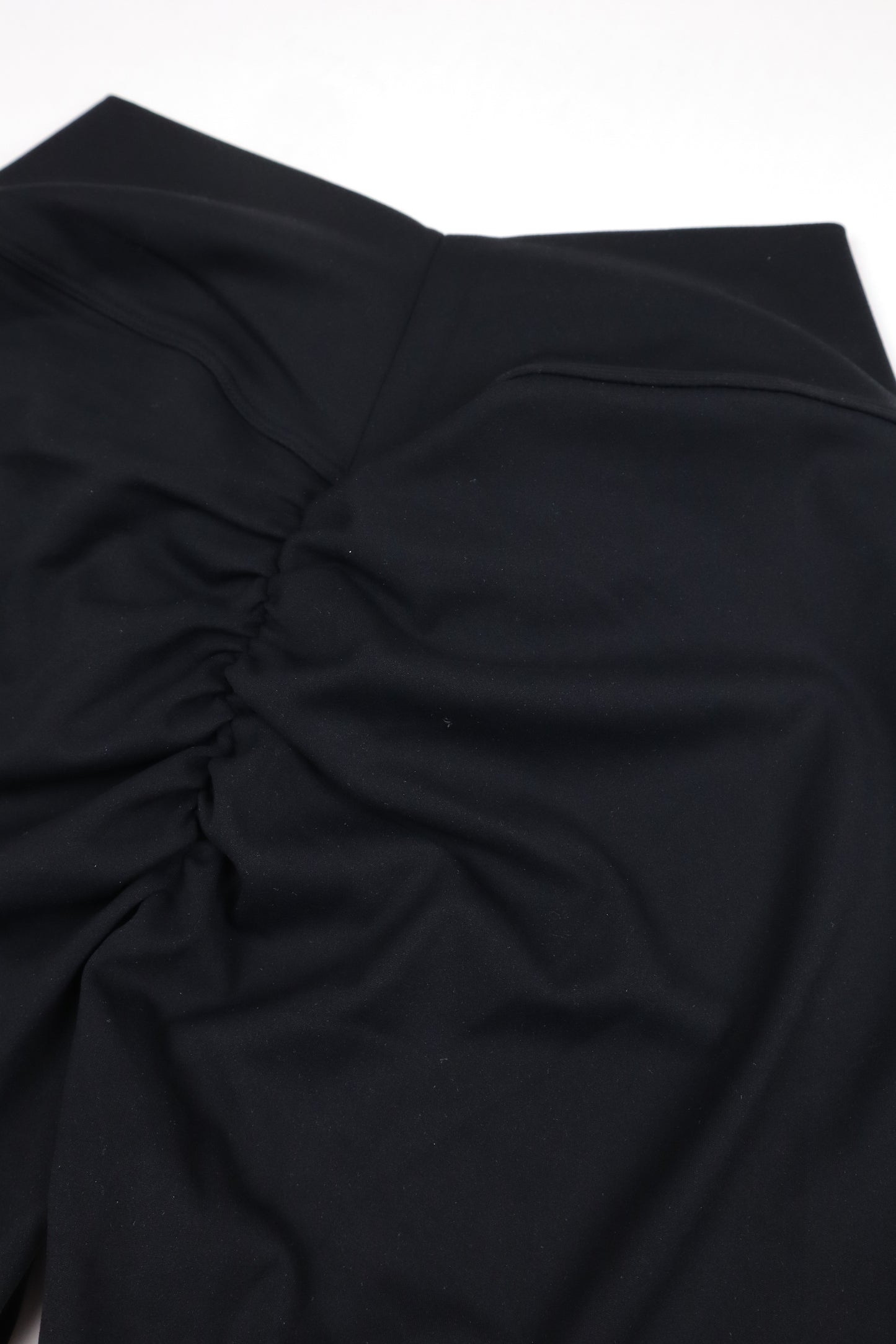 V-waist and scrunch butt shorts for gym