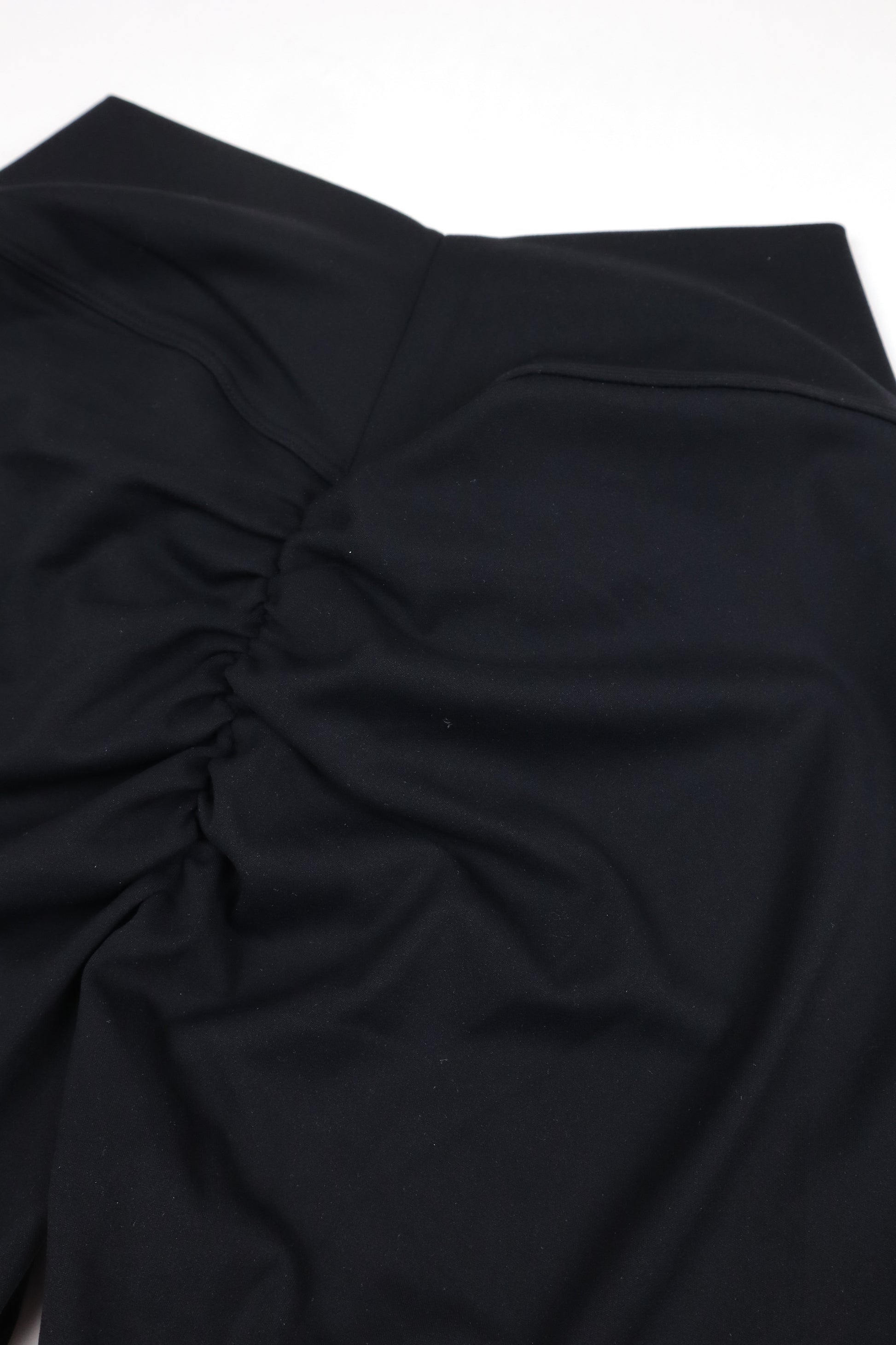 V-waist and scrunch butt shorts for gym