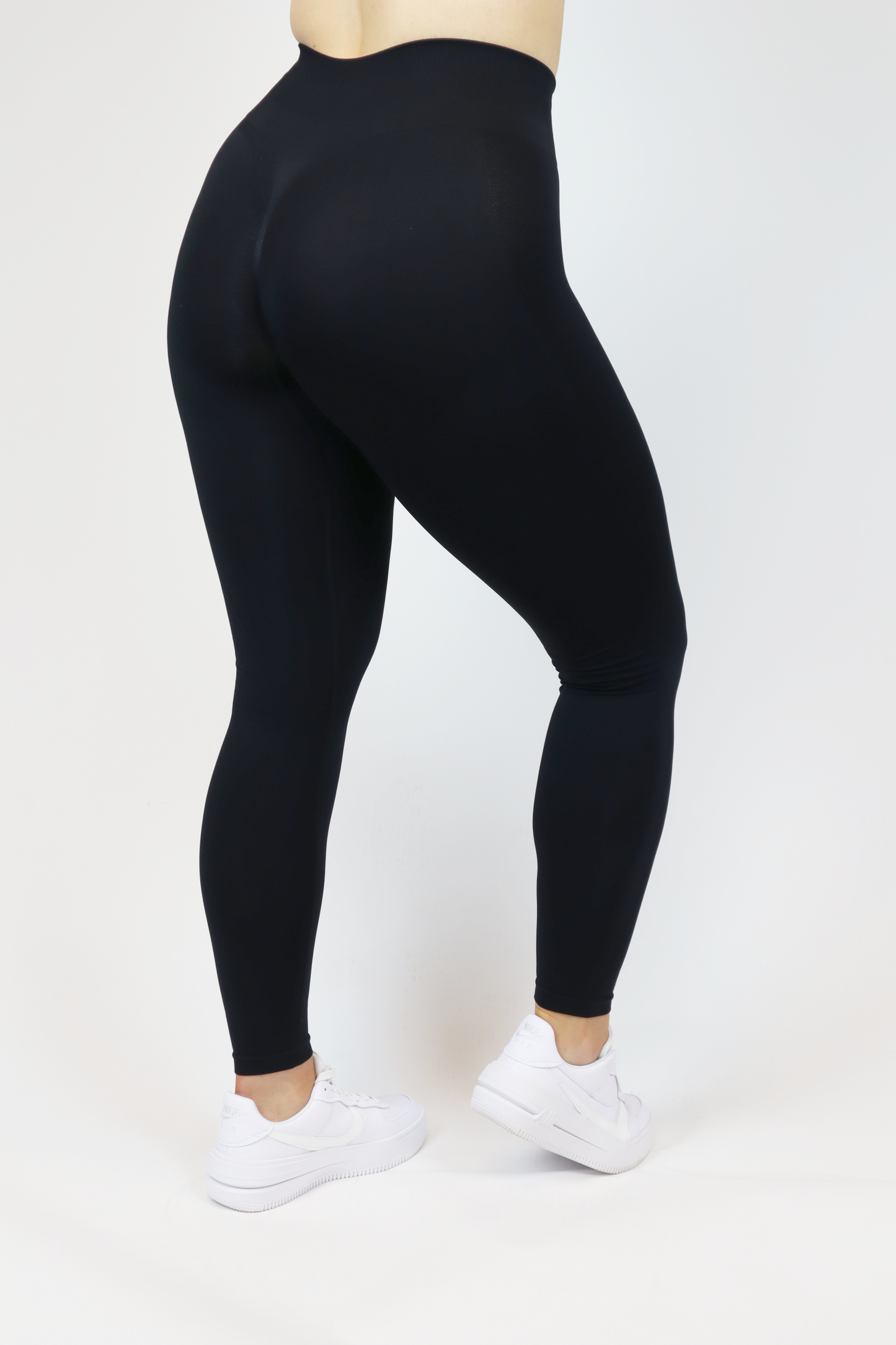 Best form fitting and comfortable women's gym leggings